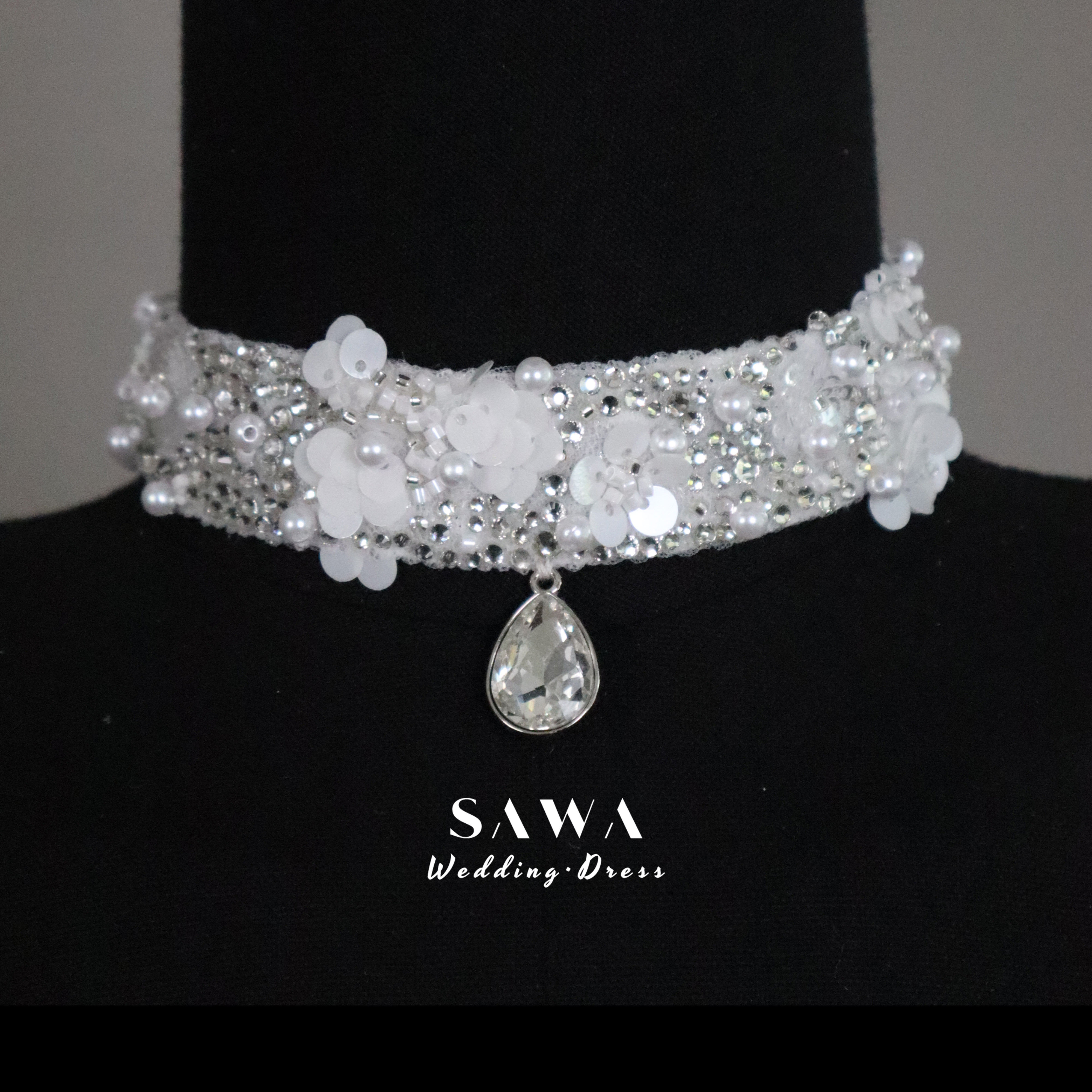 チョーカー　ネックレス　オーダーメイド対応　パール　ピカピカ　グッリター　白　ドレス小物　サイズオーダーたっぷりストーン