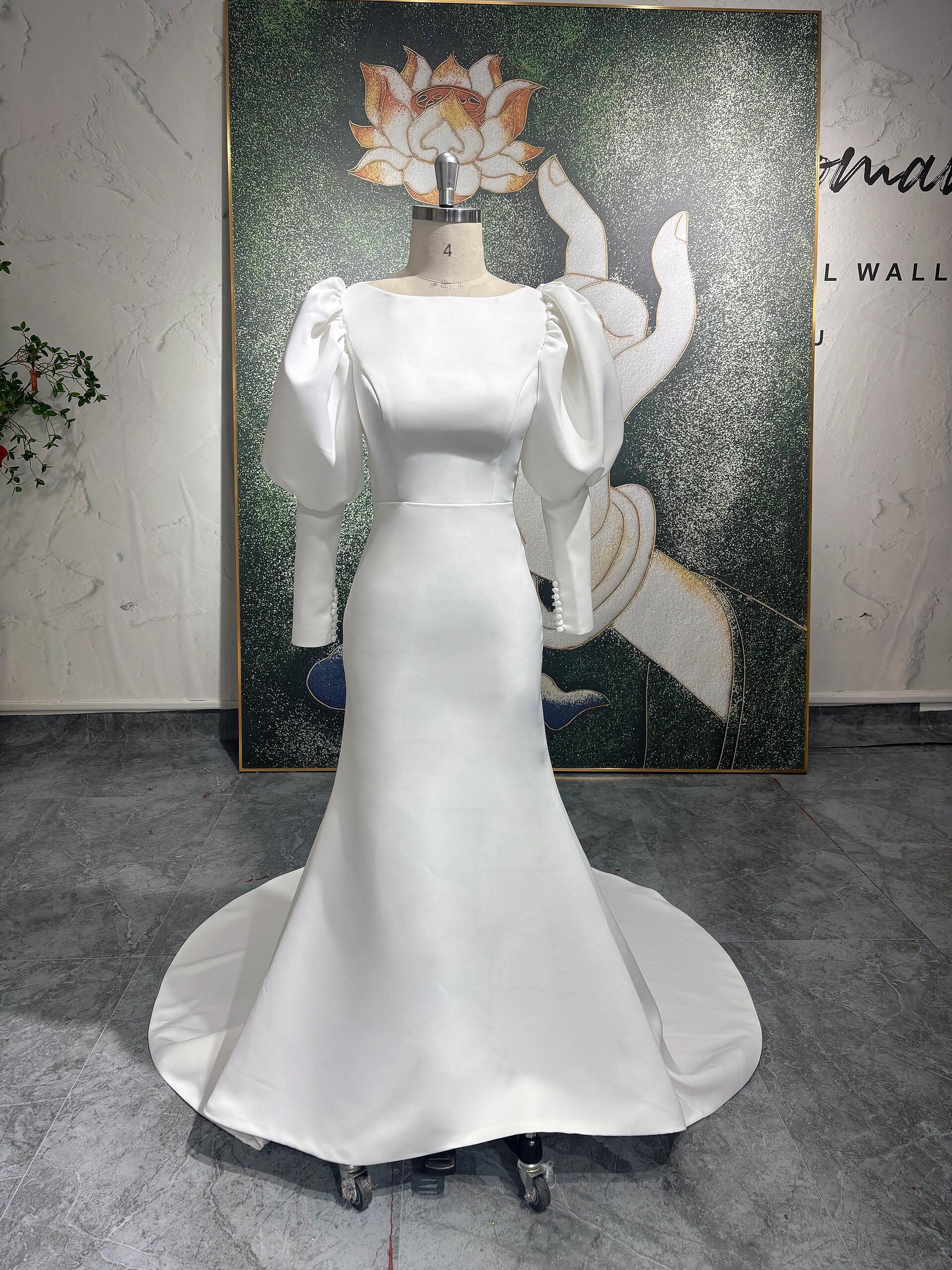 2025秋婚パフスリーブ　長袖　白　シンプル　マーメイドドレス　ジュエル　背中空き　お色直し　二次会演奏会挙式花嫁前撮り