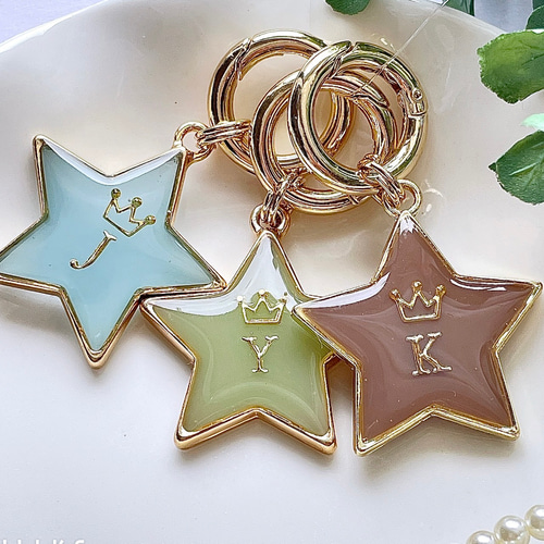 星型☆イニシャルキーホルダー〈くすみカラー〉色褪せにくいカラビナ