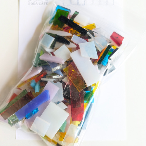 H001 ステンドグラス端材 小/中/大 その他素材 矩計図 通販 19280080