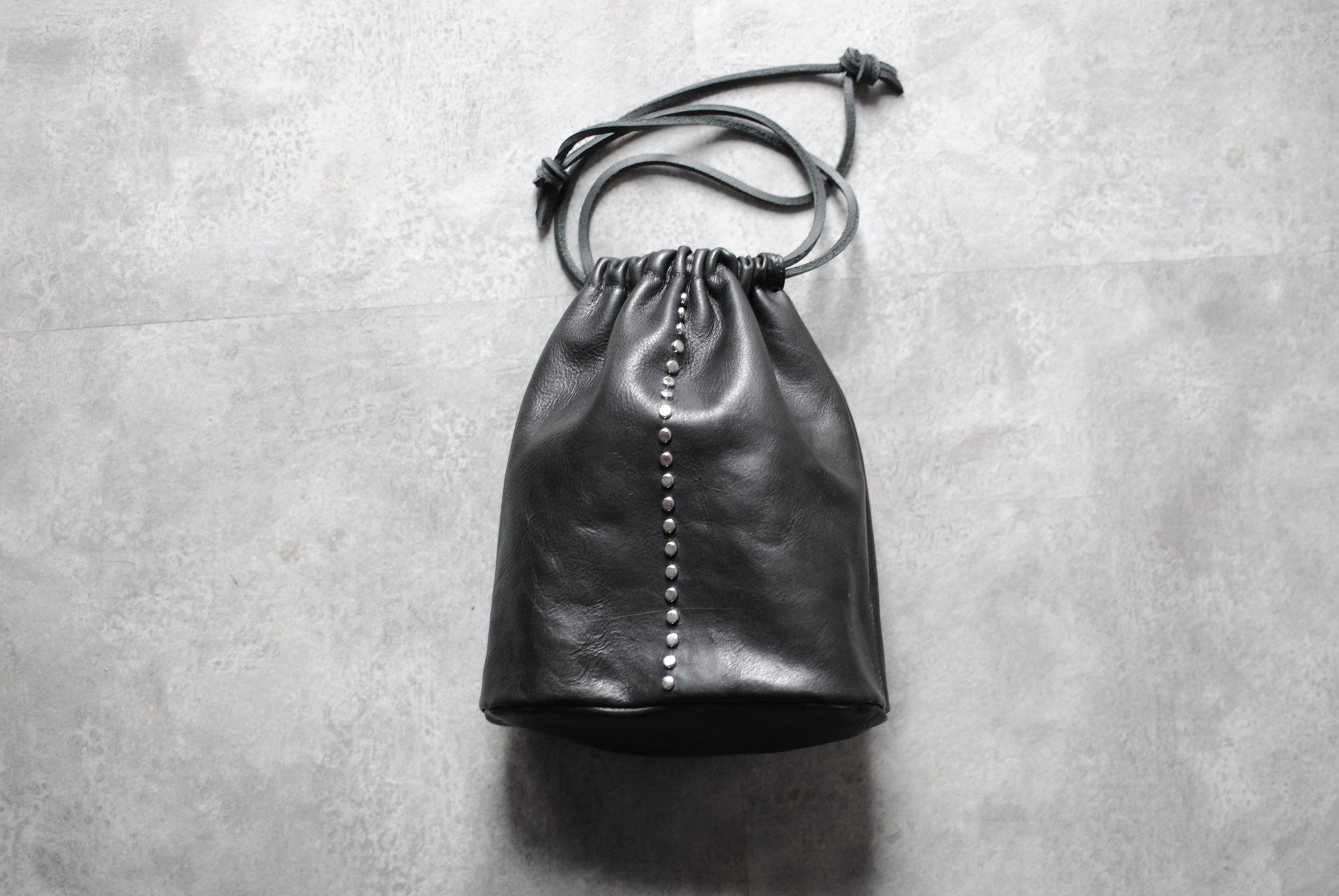 ユーフラテレザー巾着バッグ（M size・ba-6） 14,256円