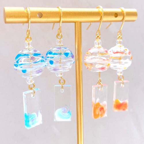 【全国送料無料！！】フリマ レジン　ピアス　アクセサリー　ハンドメイド展示台♡白 風鈴ピアス レジン ハンドメイド 透明 涼しげ 和風 夏