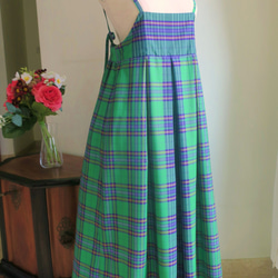 【インドネシア/サロン】インドネシアのグリーン・キャミソールワンピース・シンガポールから送料無料 2枚目の画像