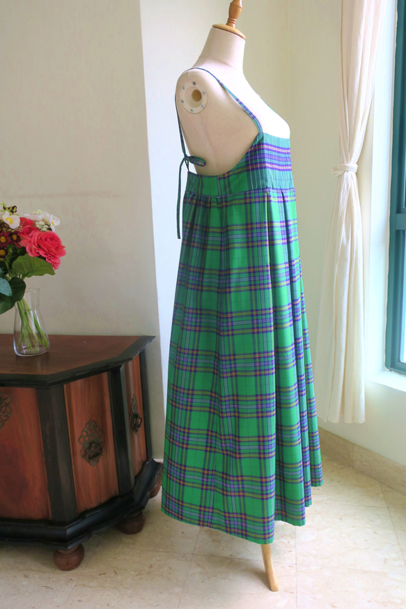 【インドネシア/サロン】インドネシアのグリーン・キャミソールワンピース・シンガポールから送料無料 3枚目の画像