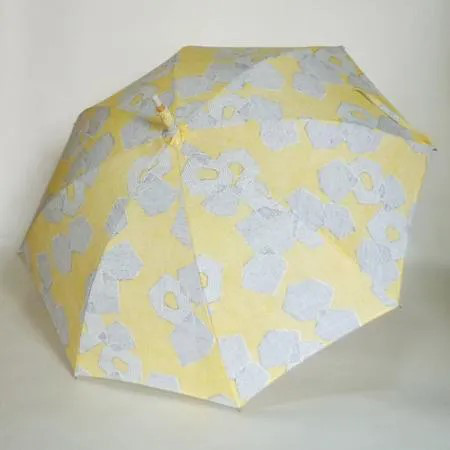 【ハンドルが選べる】黄色地にグレーのブロック柄　夏の陽に映える優美な長日傘　共布傘袋付 14,058円