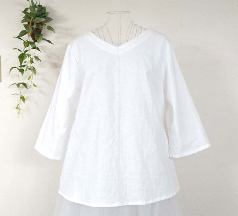 Vネックブラウス綿麻シーチングＬ　オフホワイト