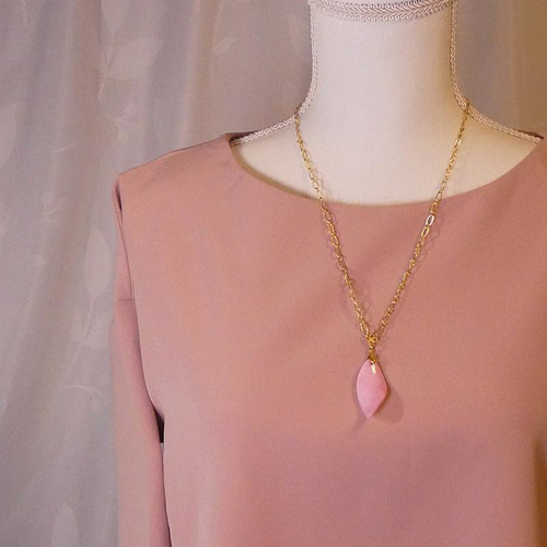 【blue.ks】 クィーンコンクシェルの花弁ネックレストップ f17ed7a044a37b15398d4aff3f6565