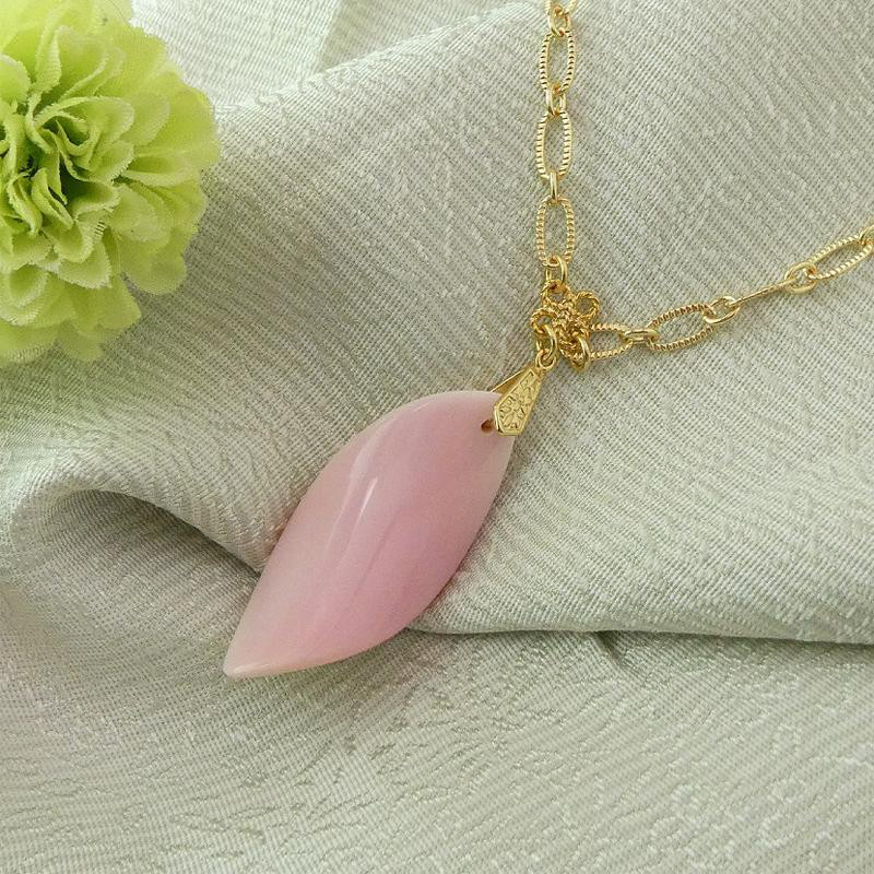 【blue.ks】 クィーンコンクシェルの花弁ネックレストップ