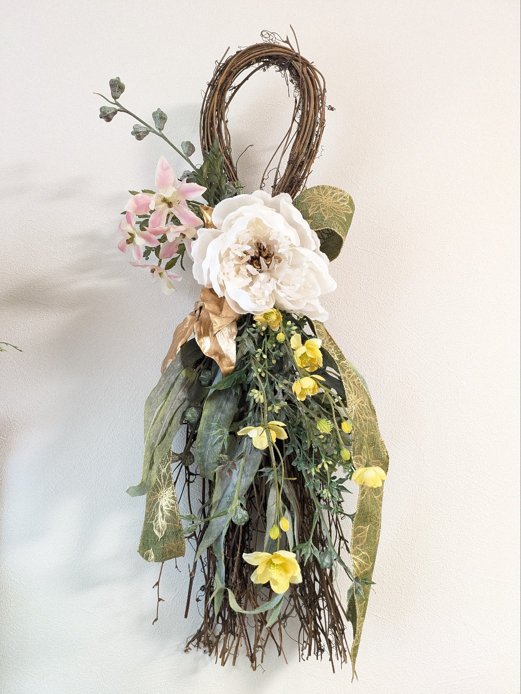 ピオニーのハンギングスワッグ