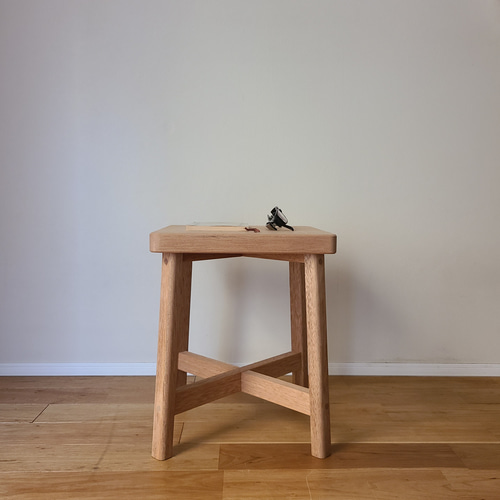 1点のみ】ひとつで足りる無垢の正方形スツール サイドテーブル ラワン