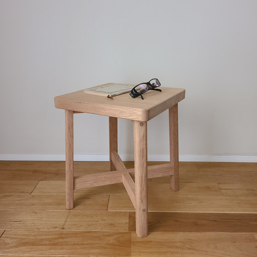 1点のみ】ひとつで足りる無垢の正方形スツール サイドテーブル ラワン