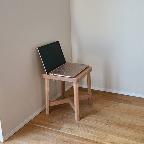 1点のみ】ひとつで足りる無垢の正方形スツール サイドテーブル ラワン