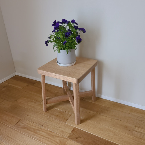 1点のみ】ひとつで足りる無垢の正方形スツール サイドテーブル ラワン