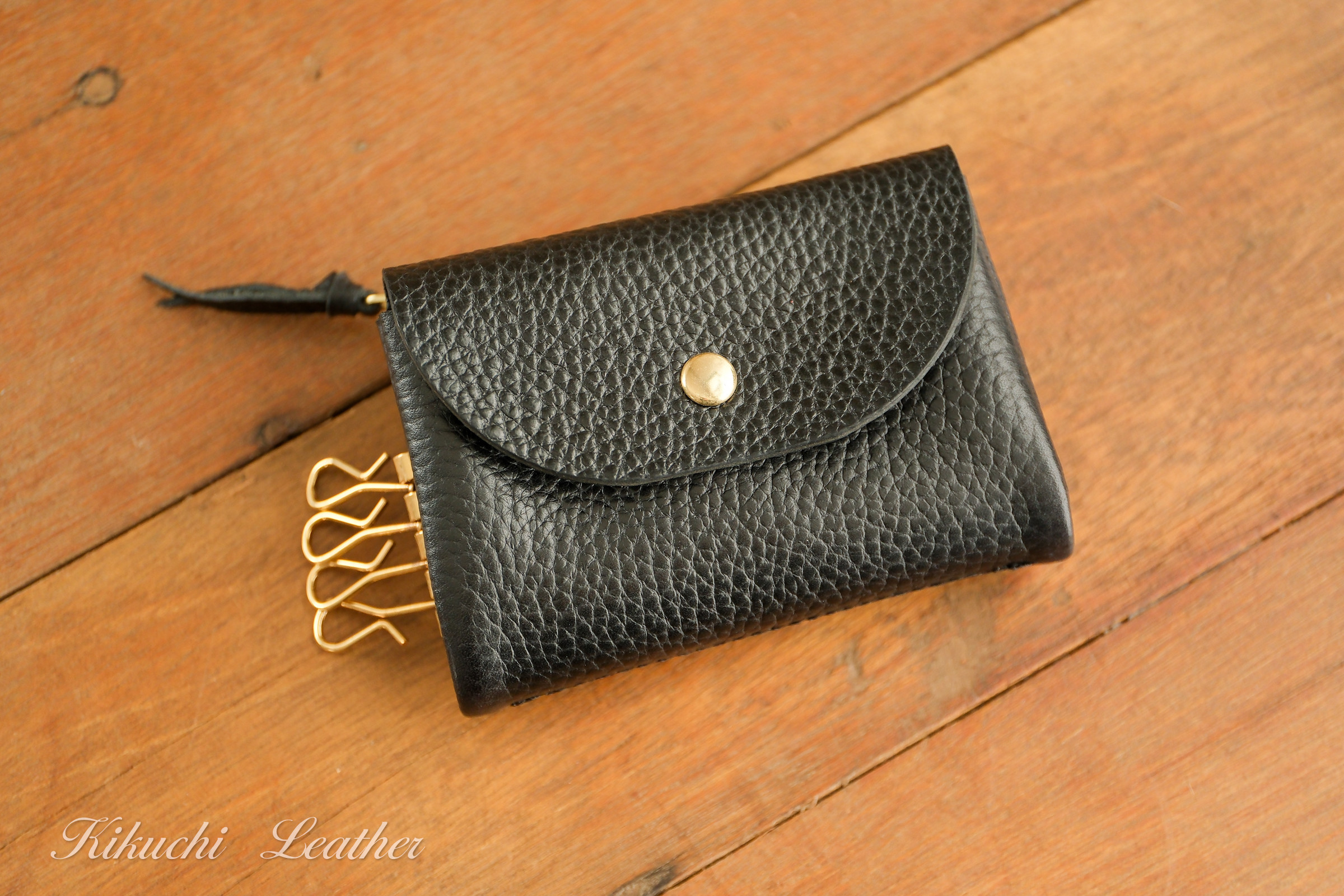 一点もの《GRATIA》3WAYマルチキーケース　ブラック　le049