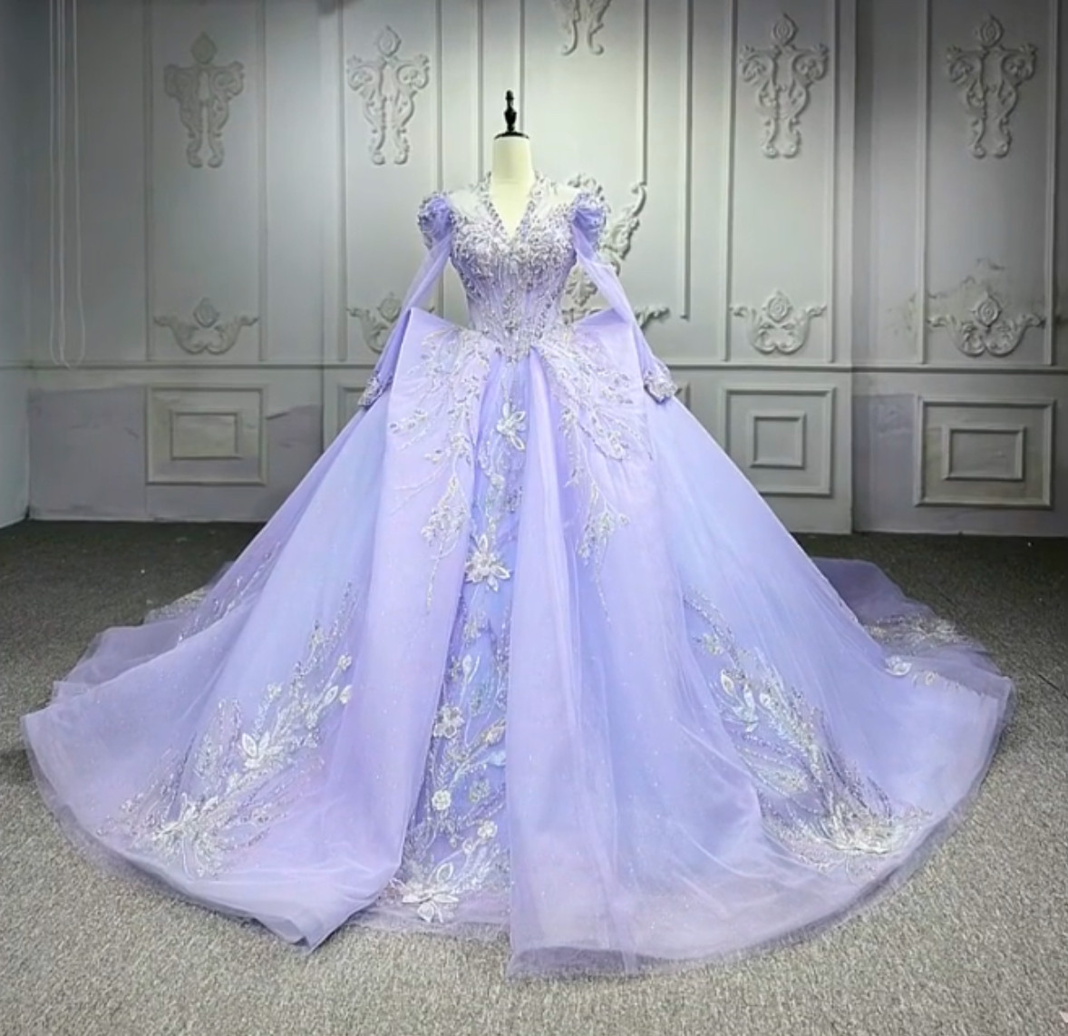 王道派女王派　パープル　長袖　vネック　チュール　秋婚冬婚結婚式　カラードレス　チュール　レーススカート前撮りお呼ばれ