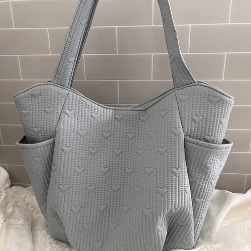 【JUNE】サイドポケット付きトートバッグL ハートステッチヌビキルト ハートステッチヌビブルーグレーラウンドトートバッグLサイズ トート