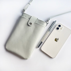 ★期間限定700円オフ★ ライトグレージュの馬革スマホポシェット　防水レザー　軽くて柔らか馬革使用 5枚目の画像