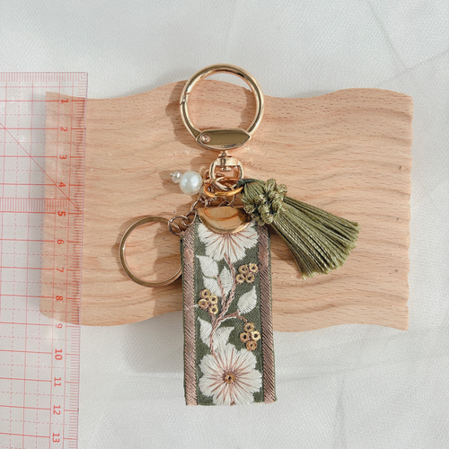 ⑅インド刺繍リボン⑅キーホルダー キーホルダー hanyuka handmade