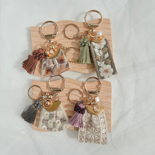 ⑅インド刺繍リボン⑅キーホルダー キーホルダー hanyuka handmade
