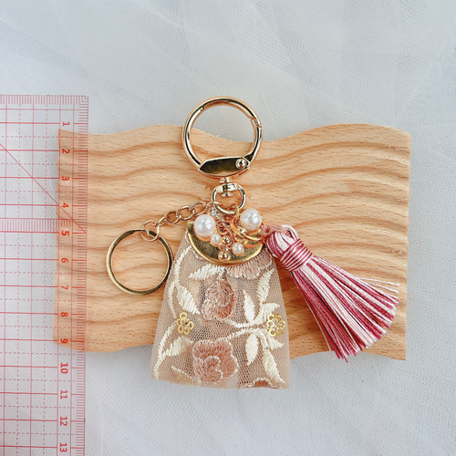 ⑅インド刺繍リボン⑅キーホルダー キーホルダー hanyuka handmade