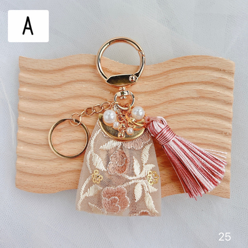 ⑅インド刺繍リボン⑅キーホルダー キーホルダー hanyuka handmade