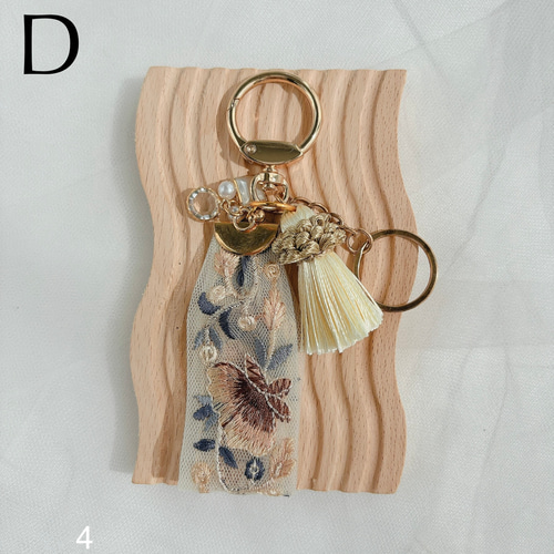 ⑅インド刺繍リボン⑅キーホルダー キーホルダー hanyuka handmade