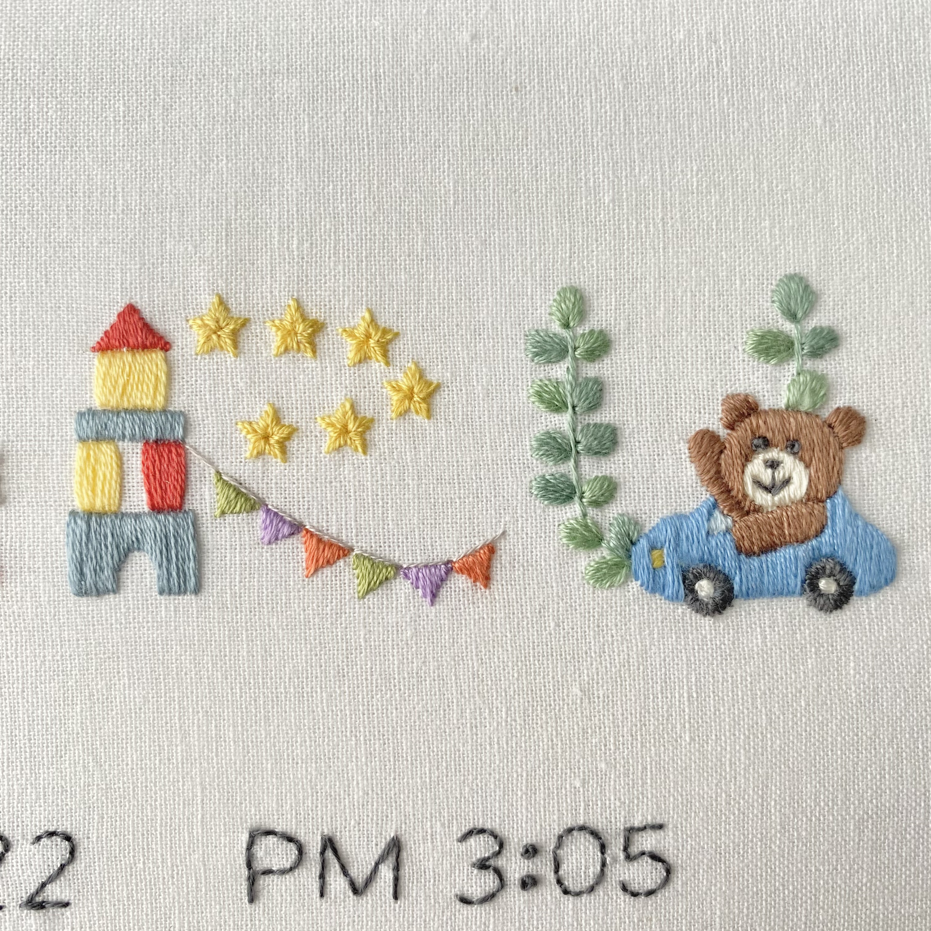 命名書　刺繍　A5サイズ　受注製作　ネームボード　ベビーボード　バースボード