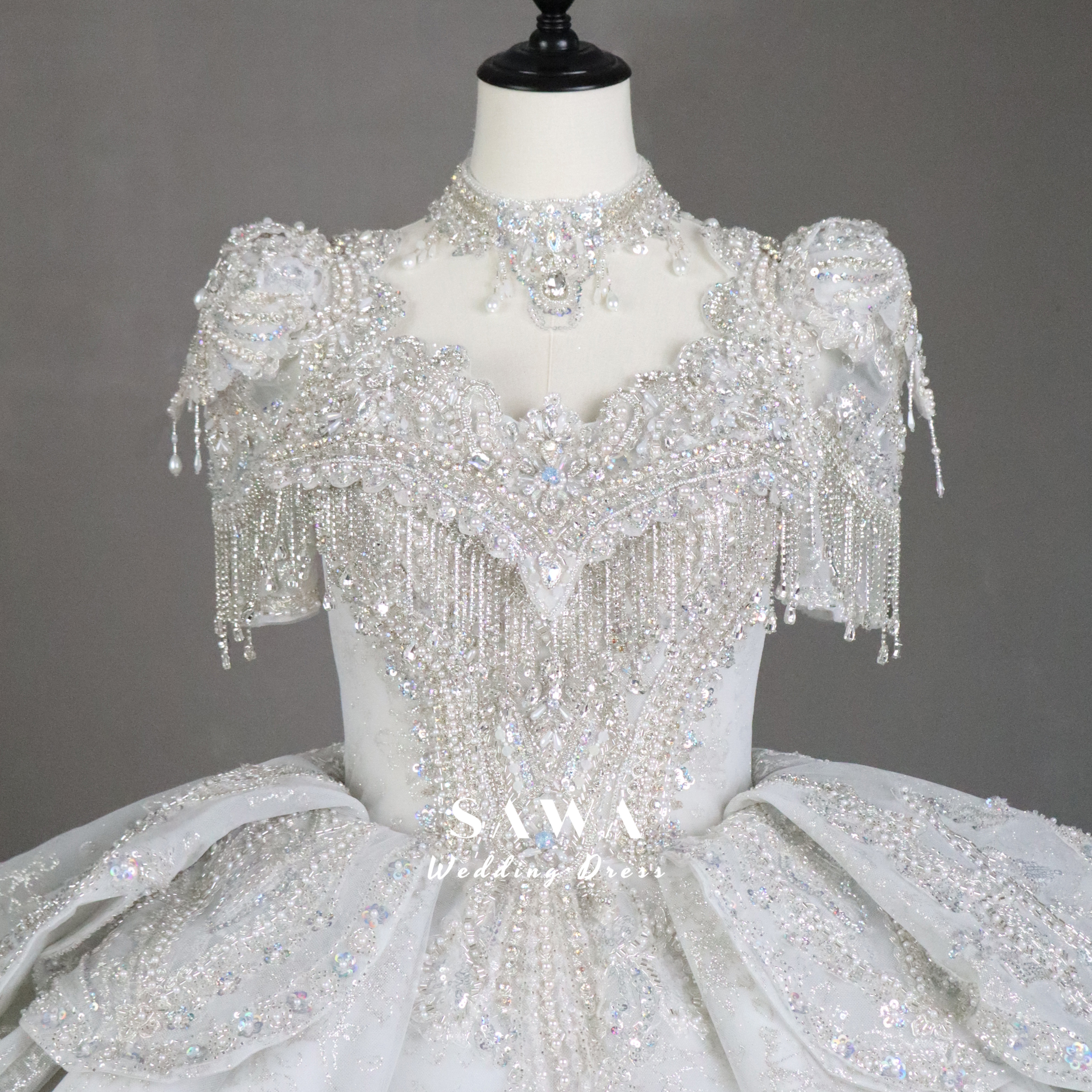 激安　華やかな　お買い得　クラシカル　スクエアネック　半袖　トレーン　フランスレース　プリンセスライン　結婚式ブライダル