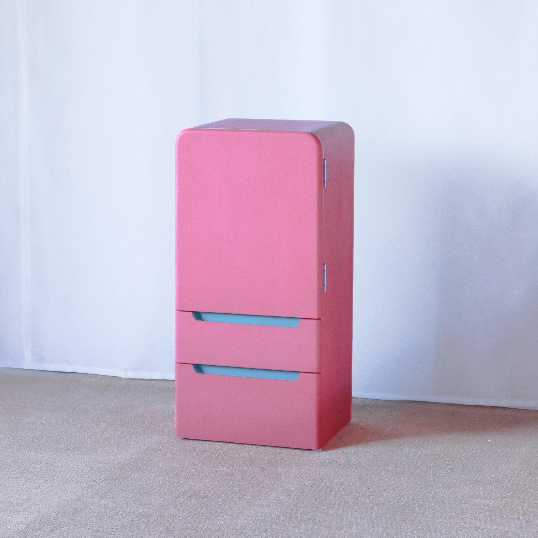 ポップカラーのおままごと冷蔵庫