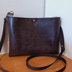 ダークブラウン レザー ショルダーバッグ 94eb5cd548b06dbbe8b286fc773628