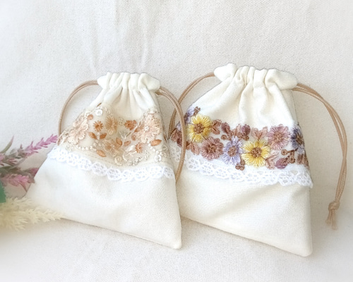 2種類の 花模様 インド刺繍リボン の ミニ 巾着 ベージュ パープル