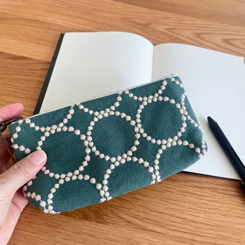 美品ミナペルホネン mina perhonen カドルポーチ　タンバリン 刺繍 mina perhonen tambourine ペンケース ポーチ ミナペルホネン の刺繍