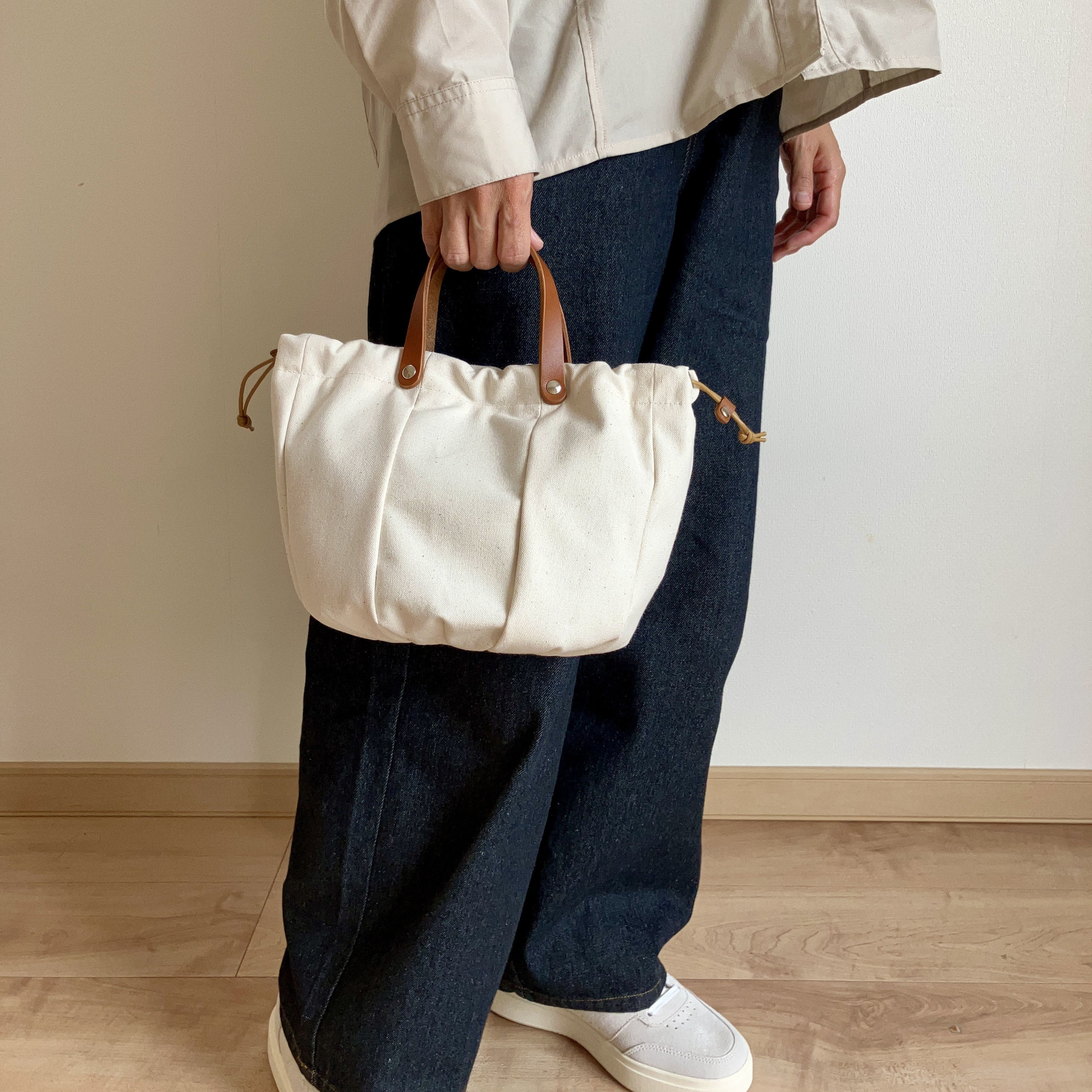 ＊受注制作＊ 帆布×レザー 2way巾着バルーンショルダーバッグ アイボリー