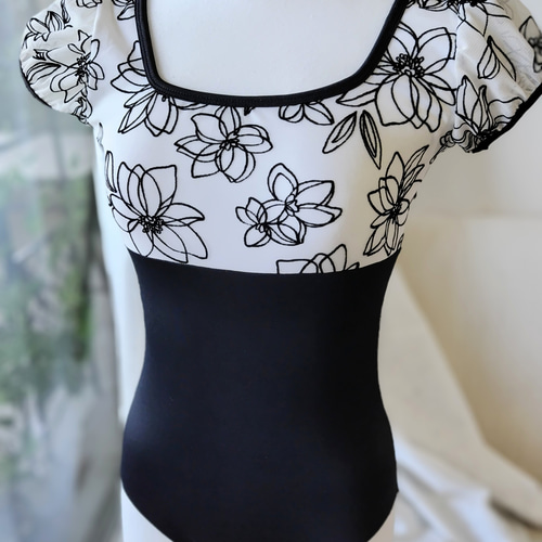 フロッキーチュールが可愛いモノトーンの娘役レオタード黒 S～Mサイズ フロッキーチュールが可愛いモノトーンの娘役風レオタード黒 S