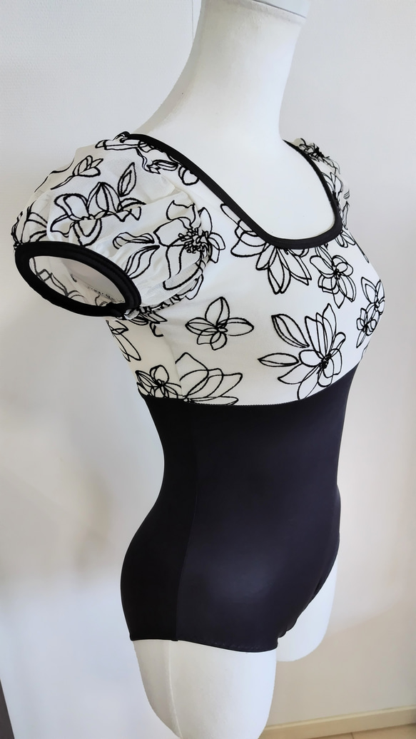 フロッキーチュールが可愛いモノトーンの娘役レオタード黒 S～Mサイズ フロッキーチュールが可愛いモノトーンの娘役風レオタード黒 S～M