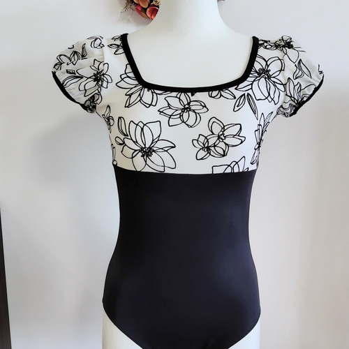 フロッキーチュールが可愛いモノトーンの娘役レオタード黒 S～Mサイズ フロッキーチュールが可愛いモノトーンの娘役風レオタード黒 S～M