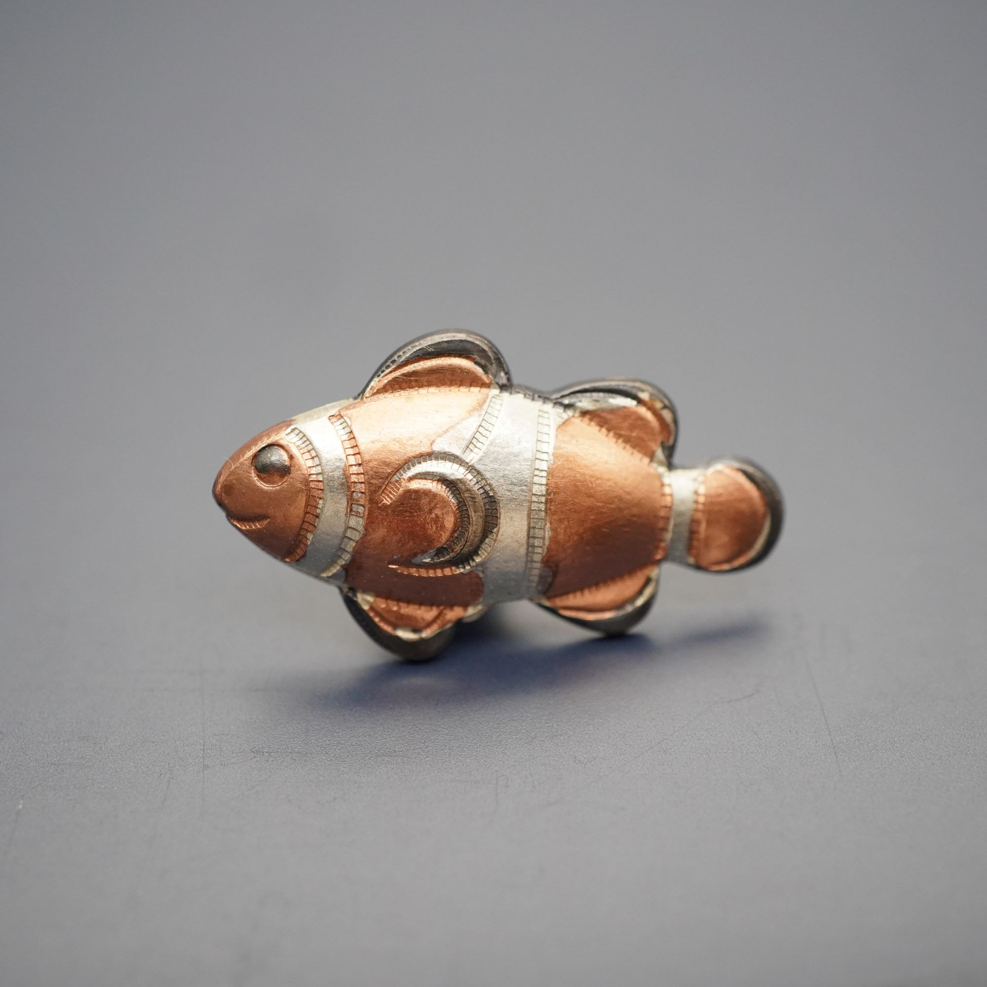 パパはイクメン良い夫婦【クマノミ】釣好き、お魚好きの心をくすぐるピンズ（全22種類）