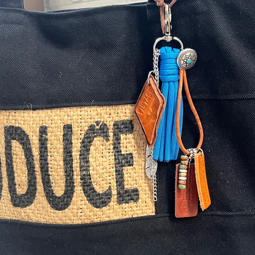 革タグ バッグチャーム パラコード じゃらじゃらバッグチャーム バッグ