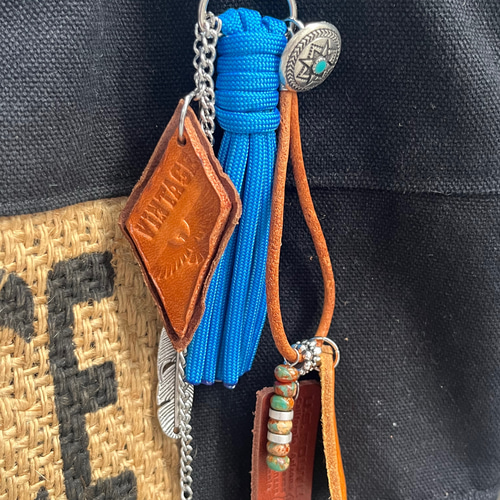 革タグ バッグチャーム パラコード じゃらじゃらバッグチャーム バッグ