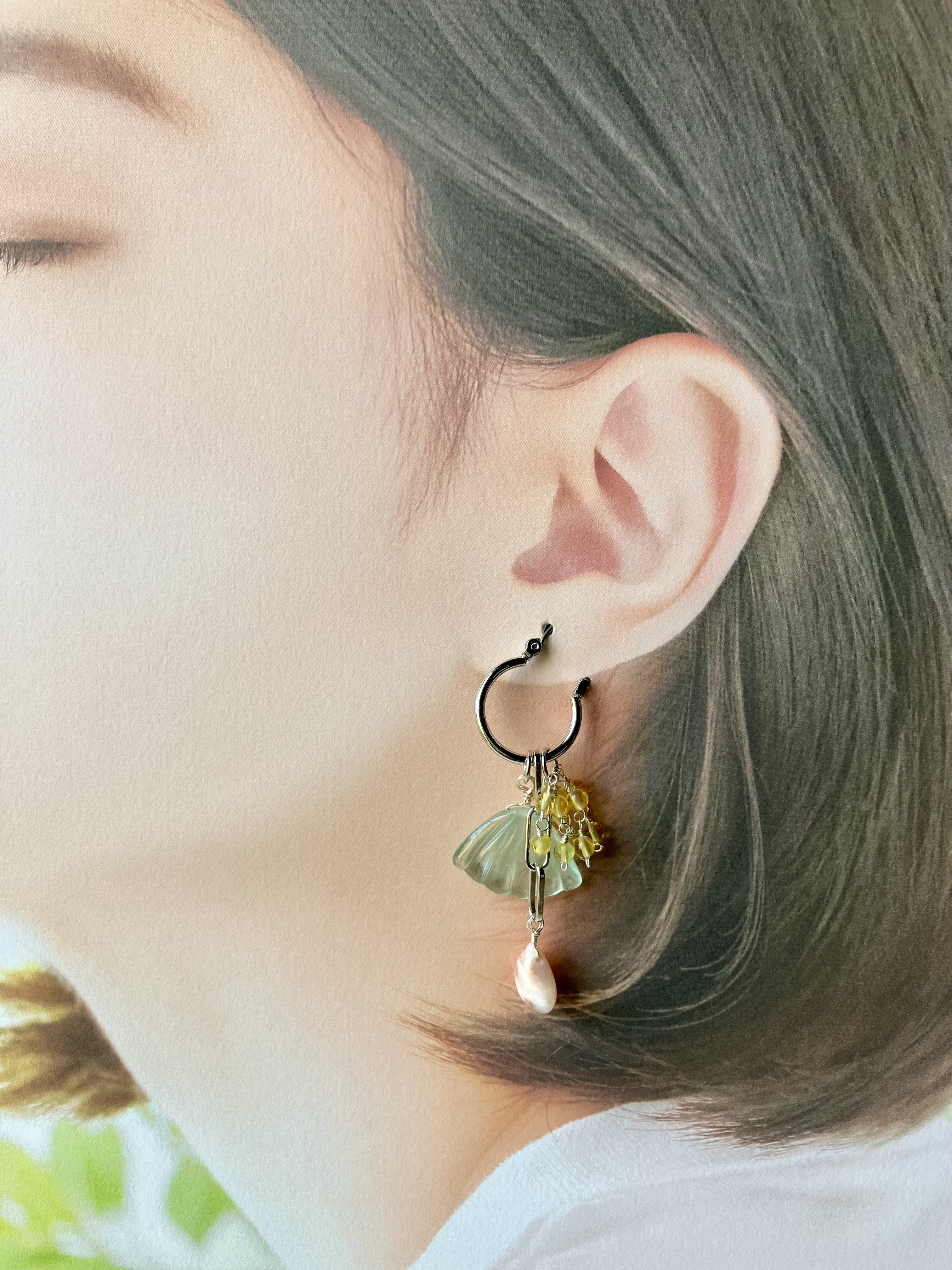 アクアマリン扇カービングビーズのピアス