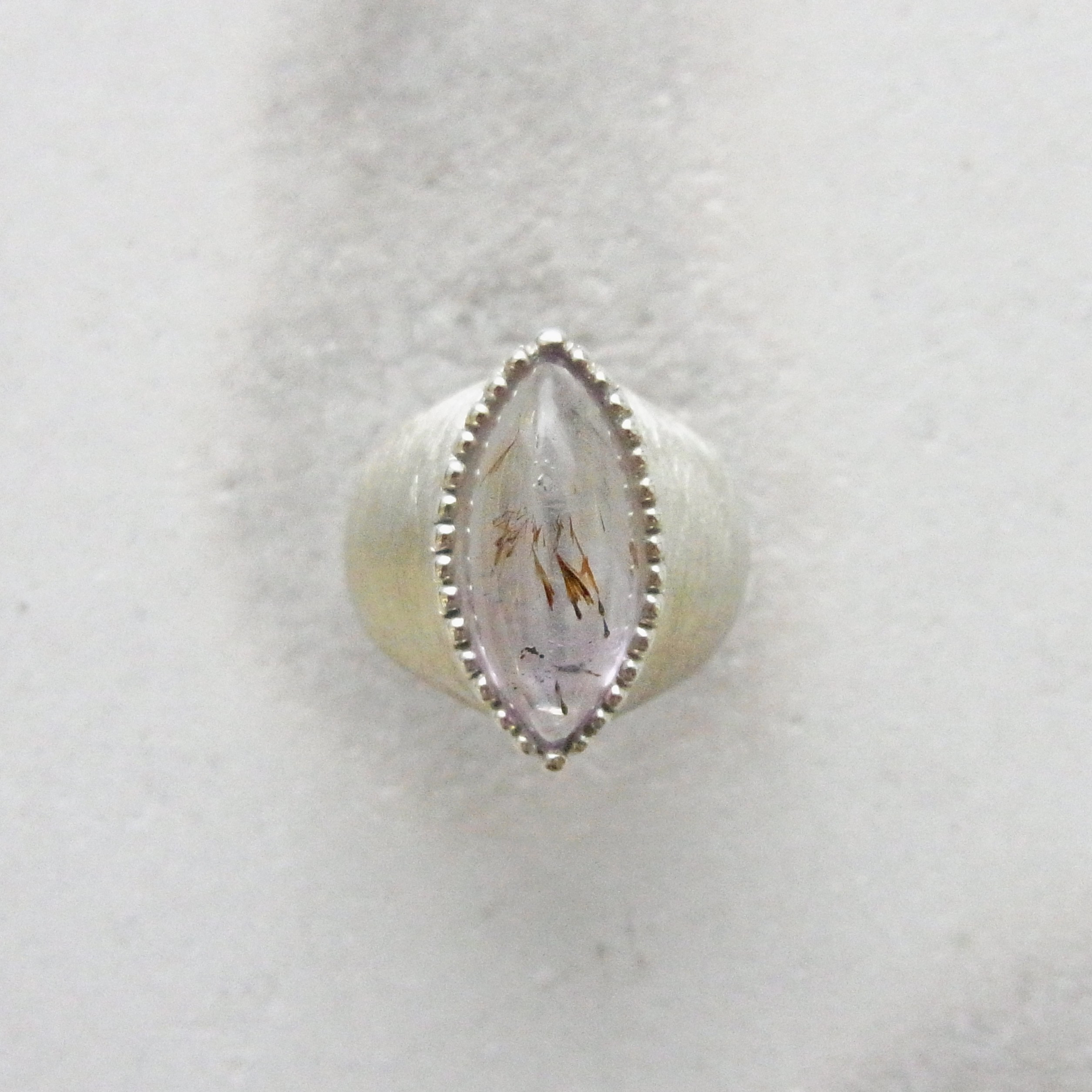 【SALE】針鉄鉱入り紫水晶の指輪 / SV925、ゲーサイトインアメジスト