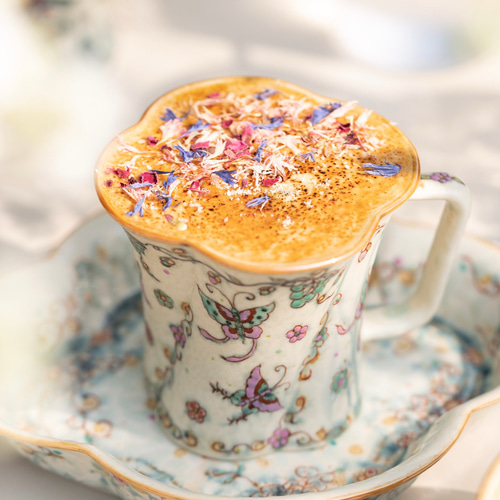 中国茶器　景徳鎮　手描き　茶杯　コーヒーカップ　女性ぴったり　青花磁　蝶々　３点 詩瓷集 ロマンチックバタフライシリーズ 青花+釉上彩手描き