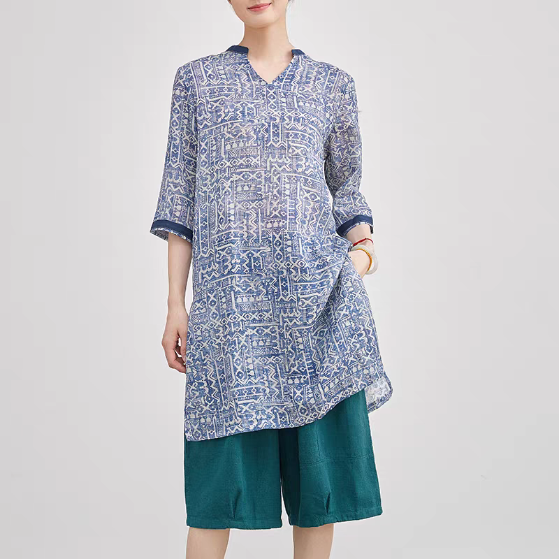 さらっと着れて日常にエスニック感をプラス☆キーネックチュニック