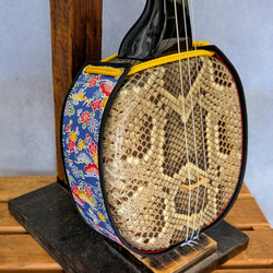 沖縄三線 布袋、教本付き 恩納 龍の刺繍 人工革 沖縄三線 布袋、教本付き 恩納 龍の刺繍 人工革