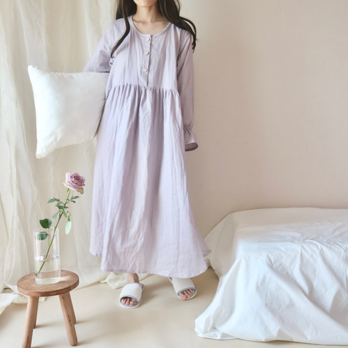 薔薇のように静かに、美しく。ラベンダーグレーのネグリジェパジャマ
