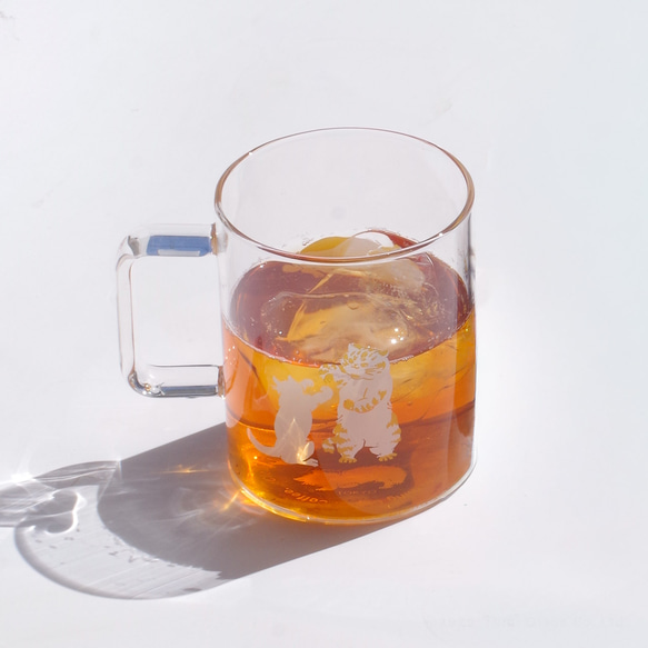 電子レンジOK】耐熱ガラスマグ／てしてしネコ／肉球メモリ付き｜Tomi