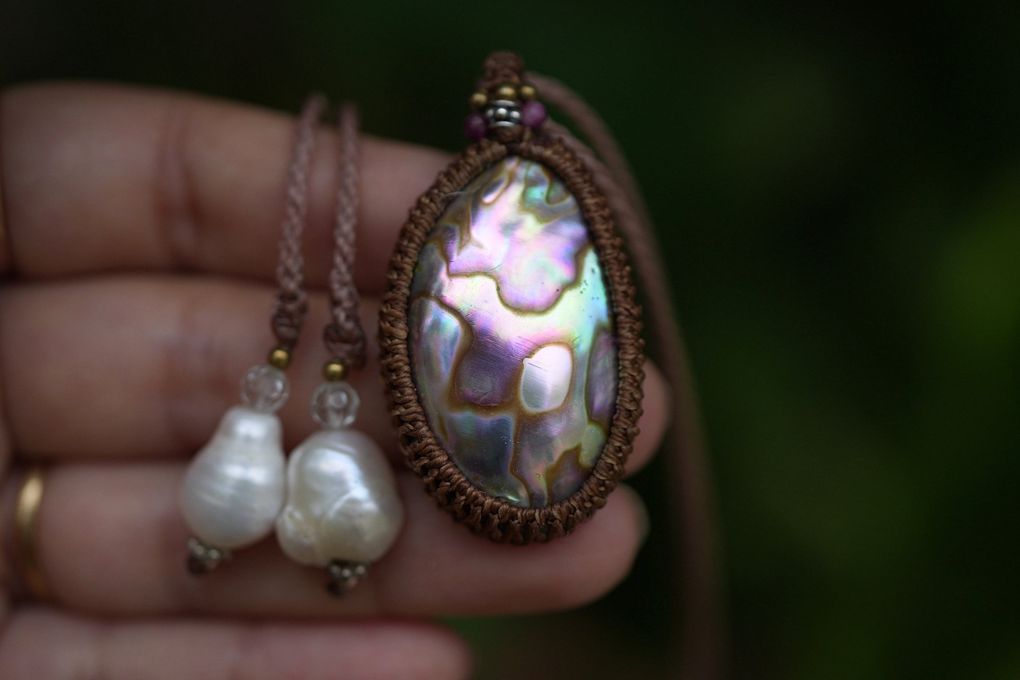 美しき虹色パワー★アバロンシェル　マクラメネックレス1983