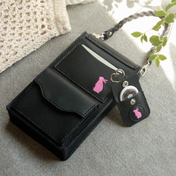 【特注】うさぎシルエット スマホウォレット（黒革）【縦型ポシェット・肩紐長さ調整可※ハンド紐付属】身軽なお出掛けに 3枚目の画像