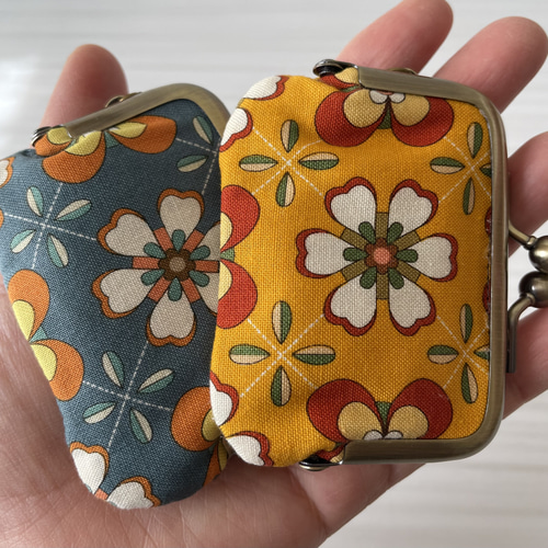 キーホルダー付き マチなしミニがま口 レトロフラワー がま口 makopan