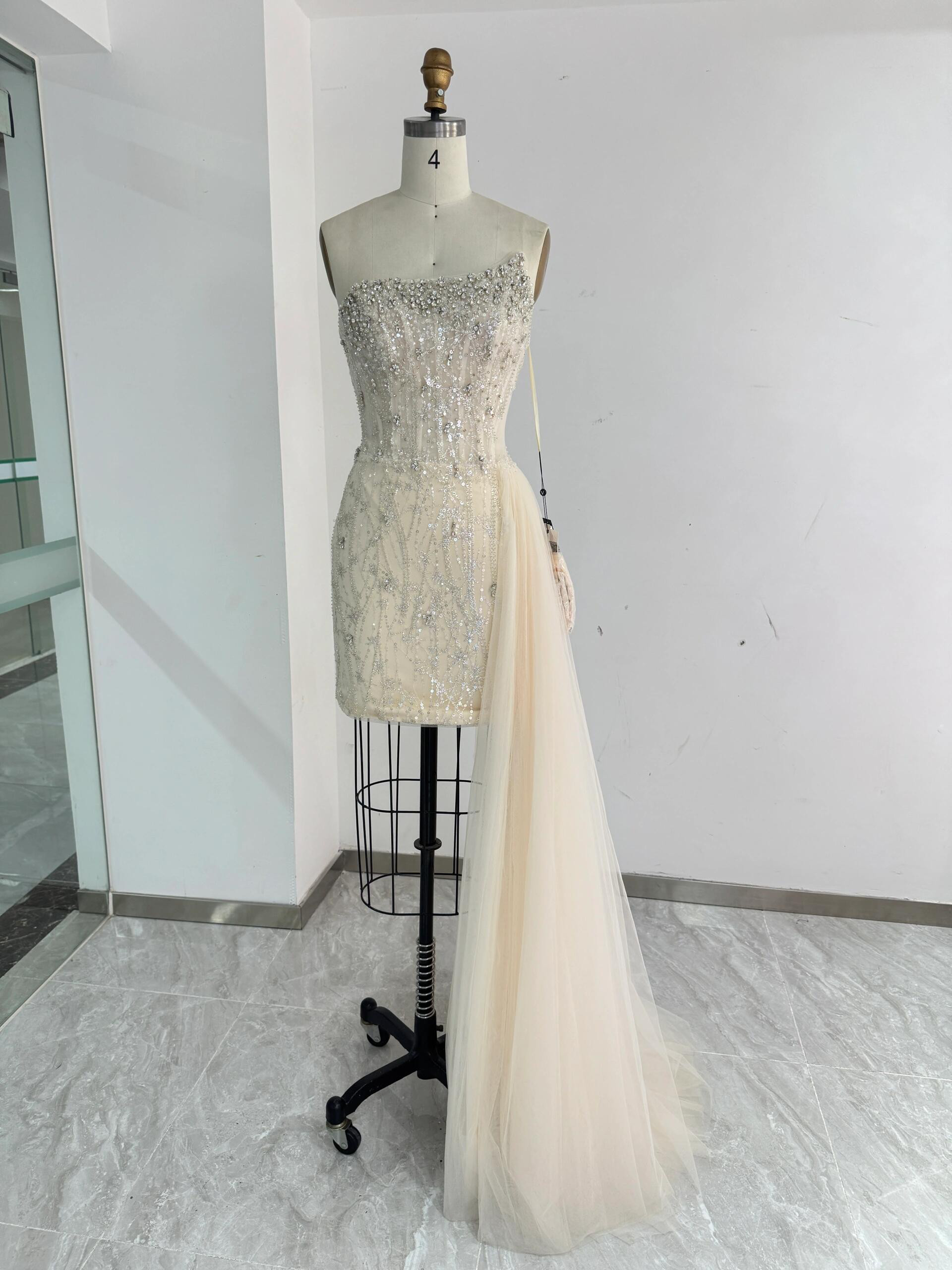 高級感　アイボリー　アシメドレス　ミニドレス卒業式成人式　可愛い　ストーン　ビジュー　ファスナー　サイズオーダー可能音楽